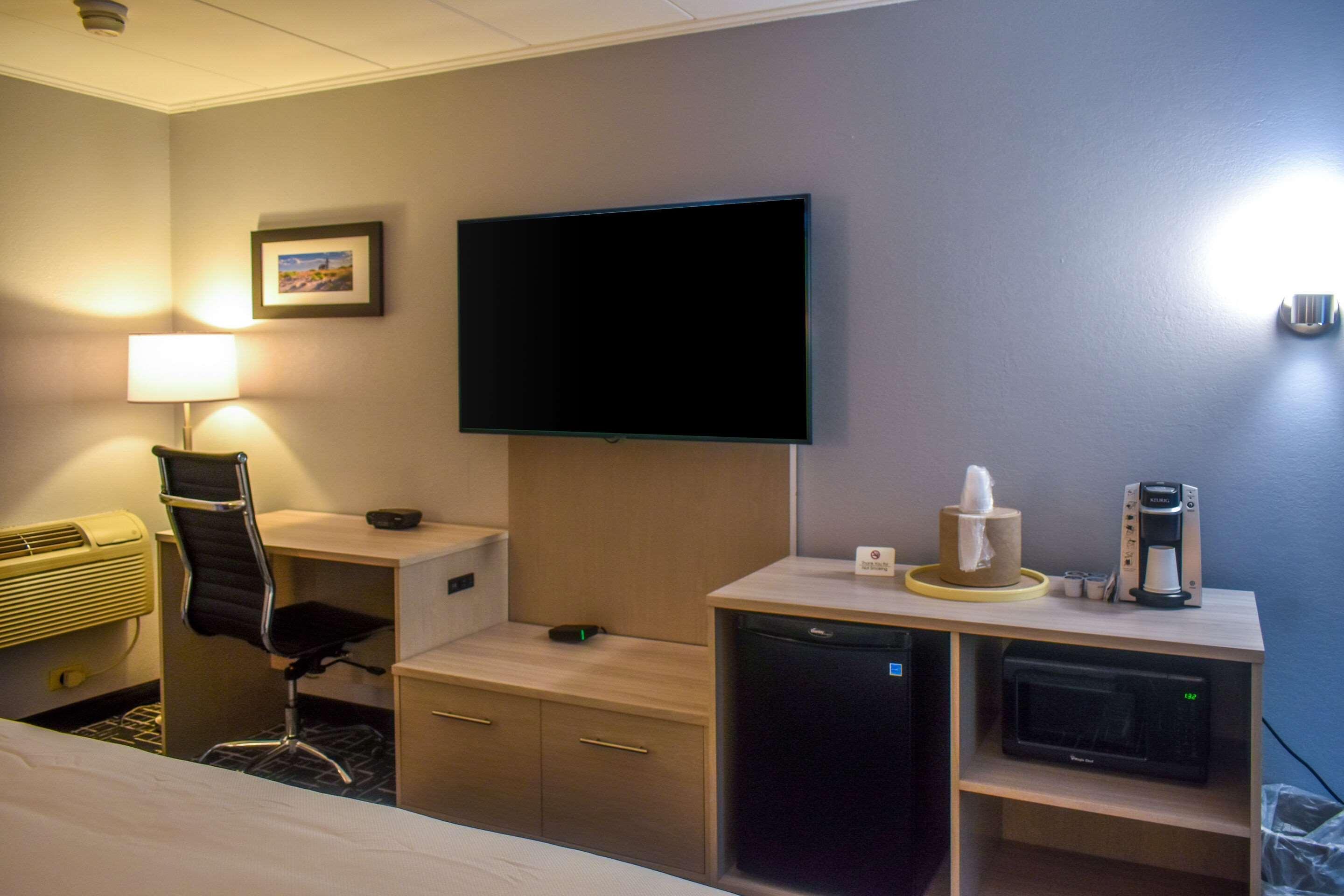 Comfort Inn Hyannis - Cape Cod エクステリア 写真