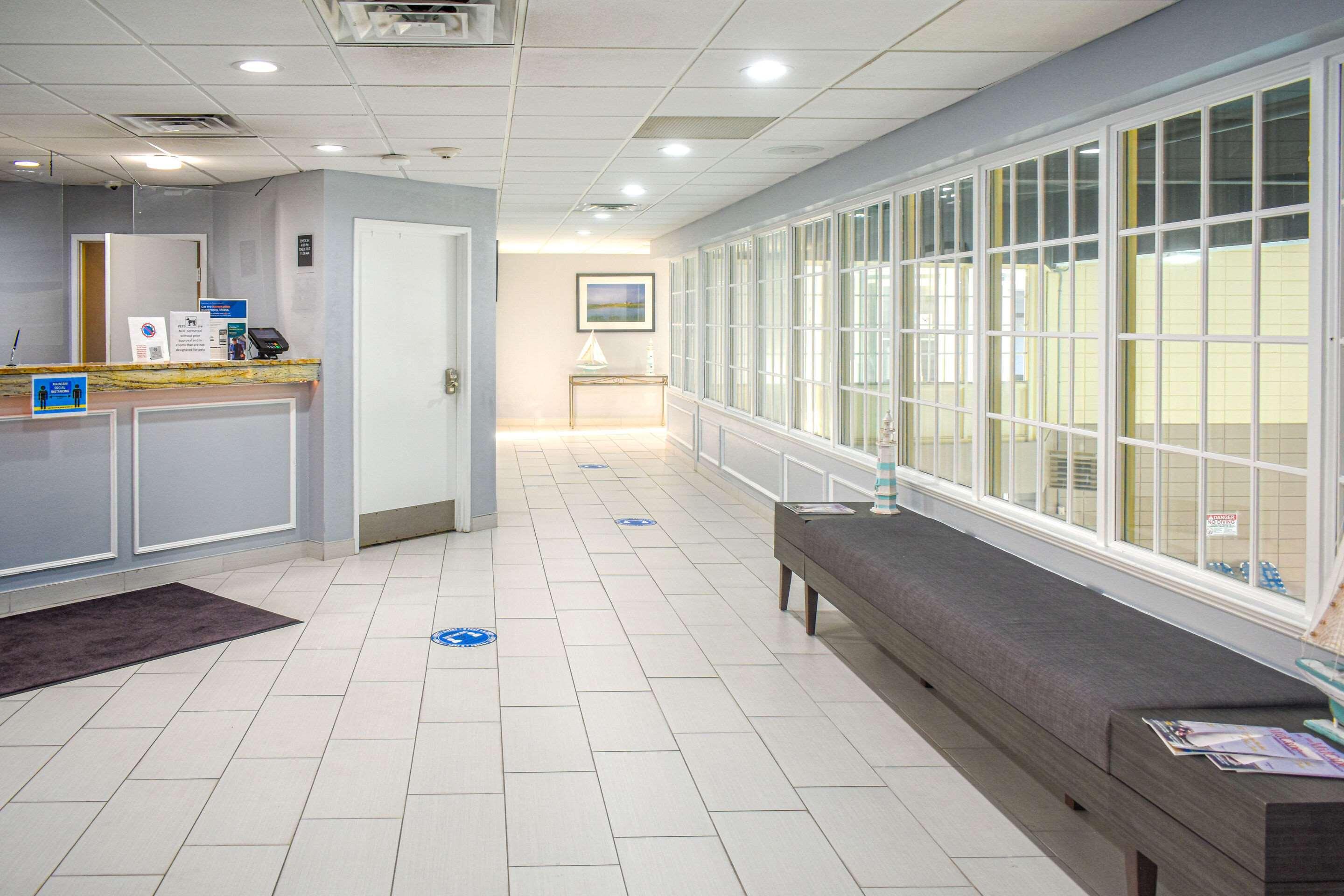 Comfort Inn Hyannis - Cape Cod エクステリア 写真
