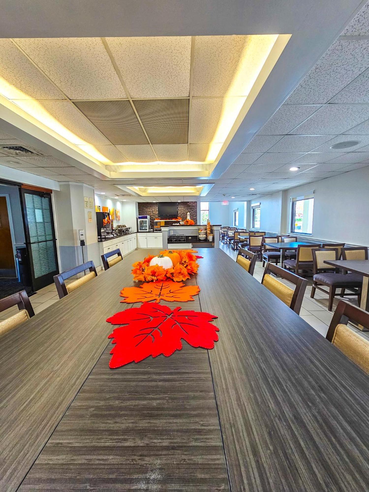 Comfort Inn Hyannis - Cape Cod エクステリア 写真