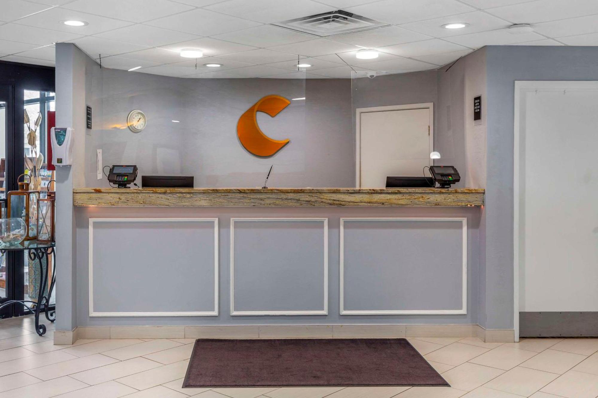 Comfort Inn Hyannis - Cape Cod エクステリア 写真
