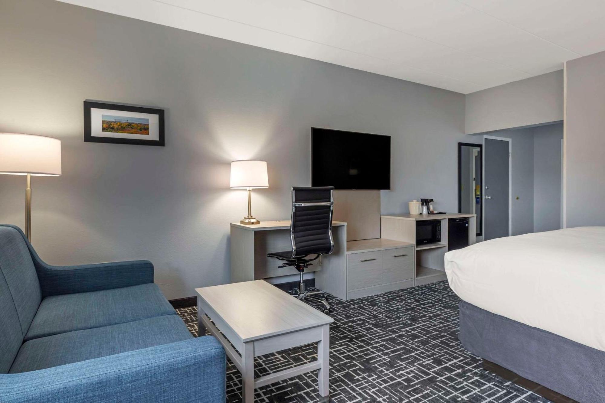 Comfort Inn Hyannis - Cape Cod エクステリア 写真
