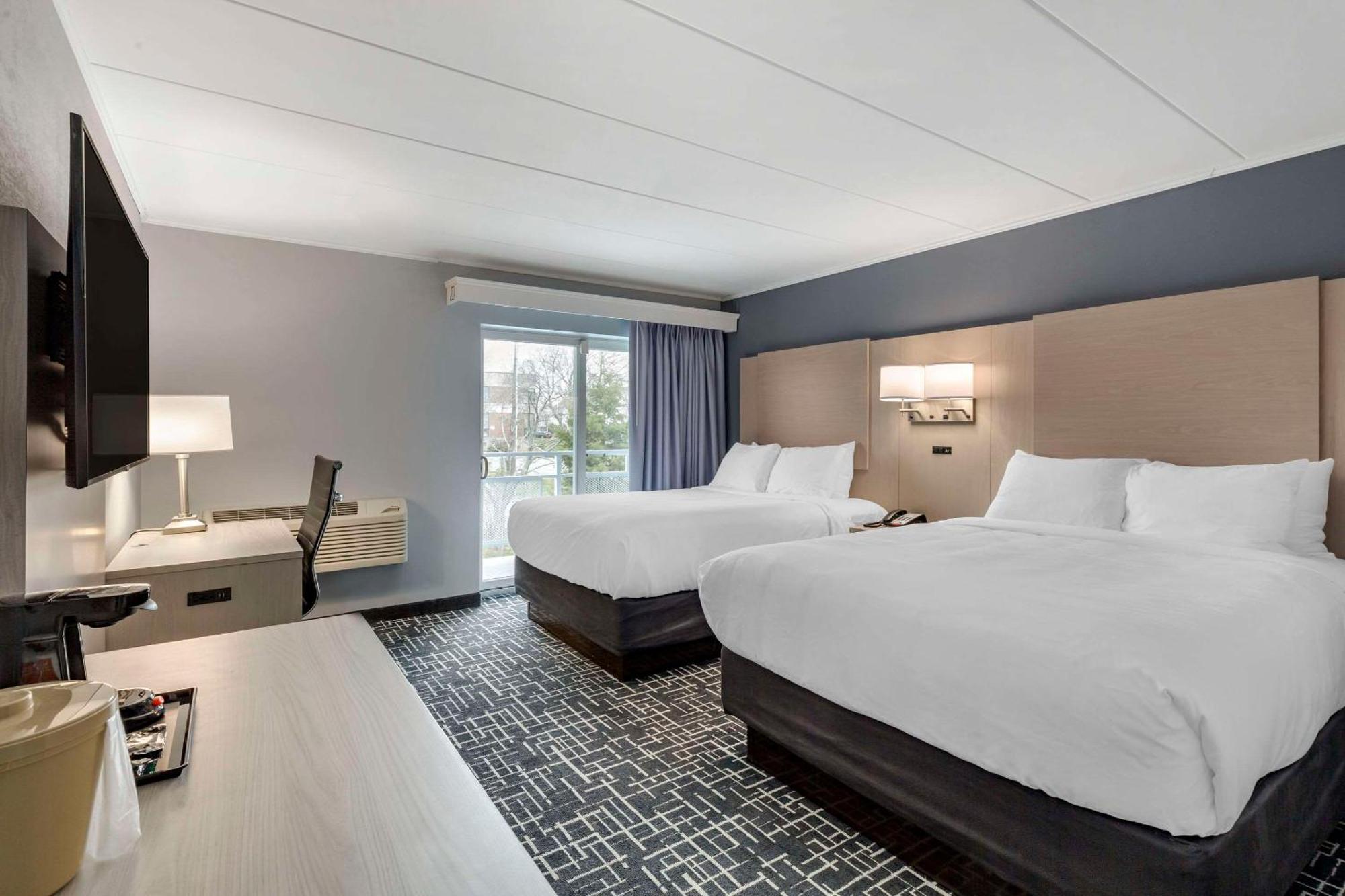 Comfort Inn Hyannis - Cape Cod エクステリア 写真
