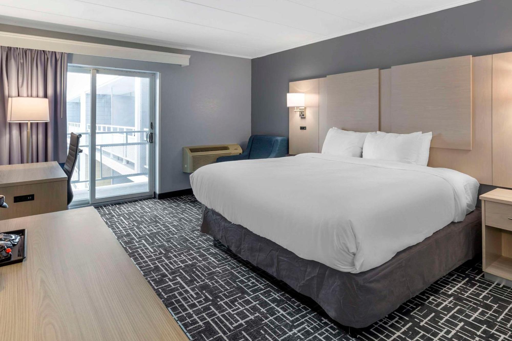 Comfort Inn Hyannis - Cape Cod エクステリア 写真