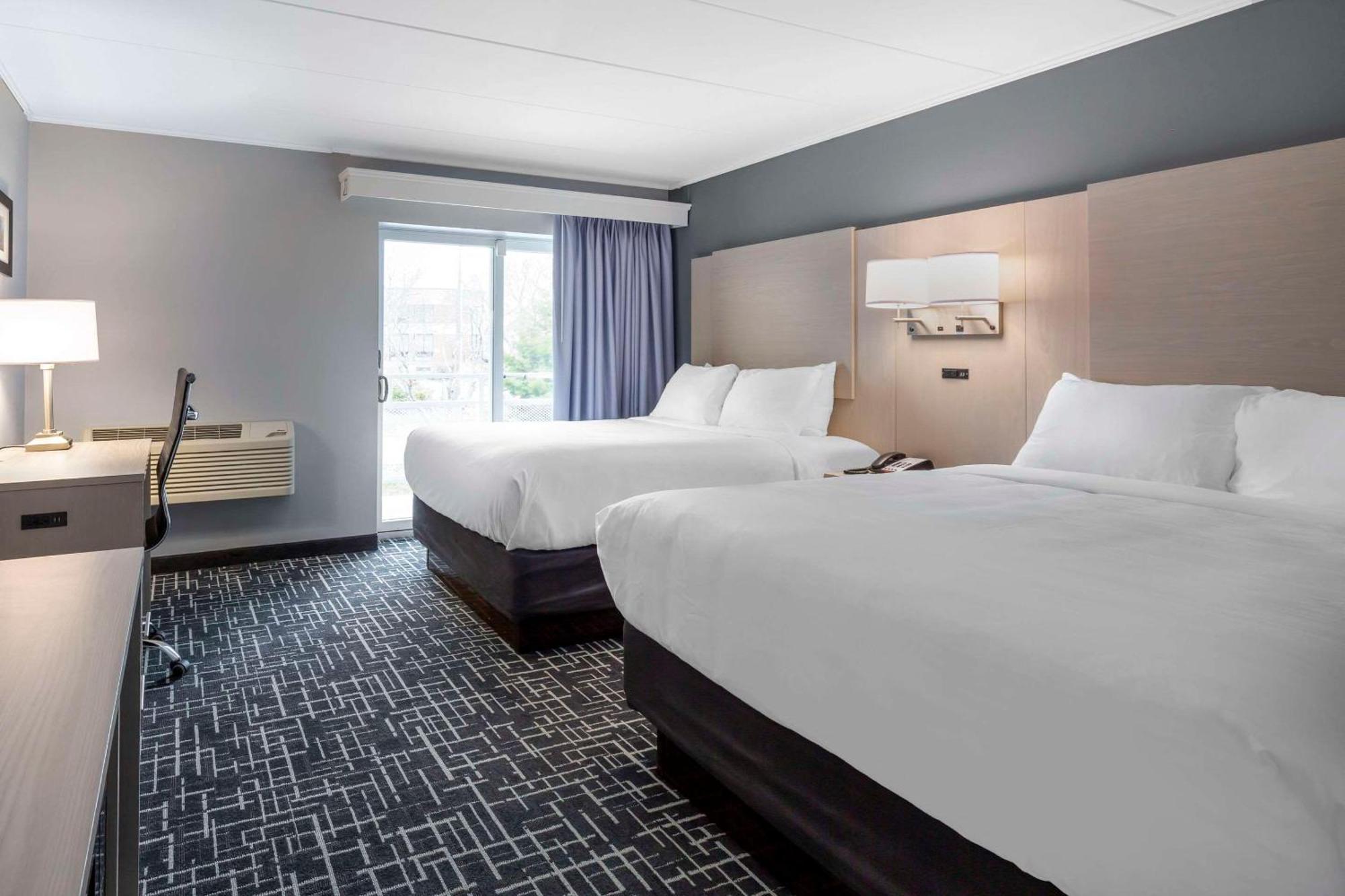 Comfort Inn Hyannis - Cape Cod エクステリア 写真