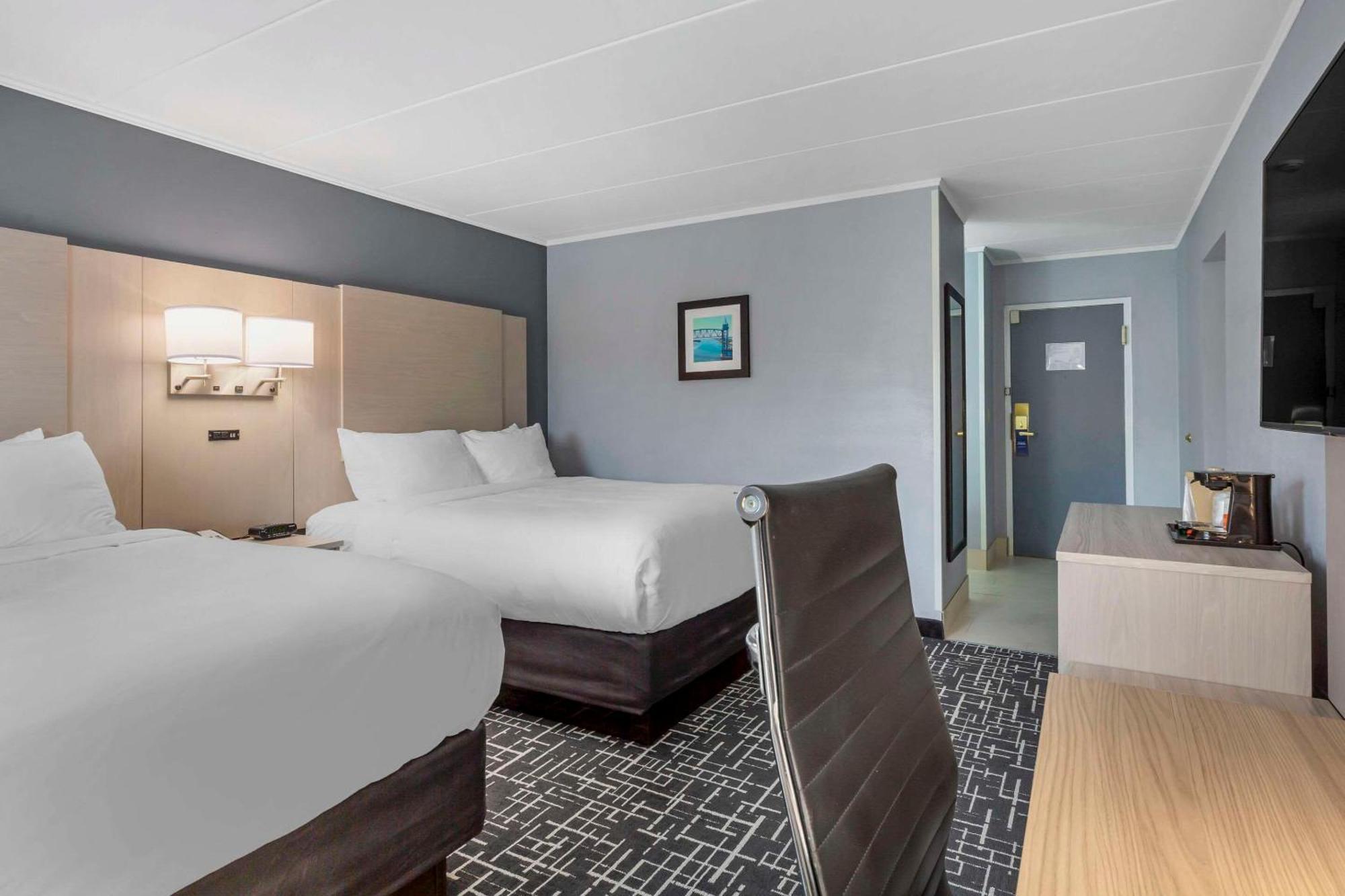 Comfort Inn Hyannis - Cape Cod エクステリア 写真