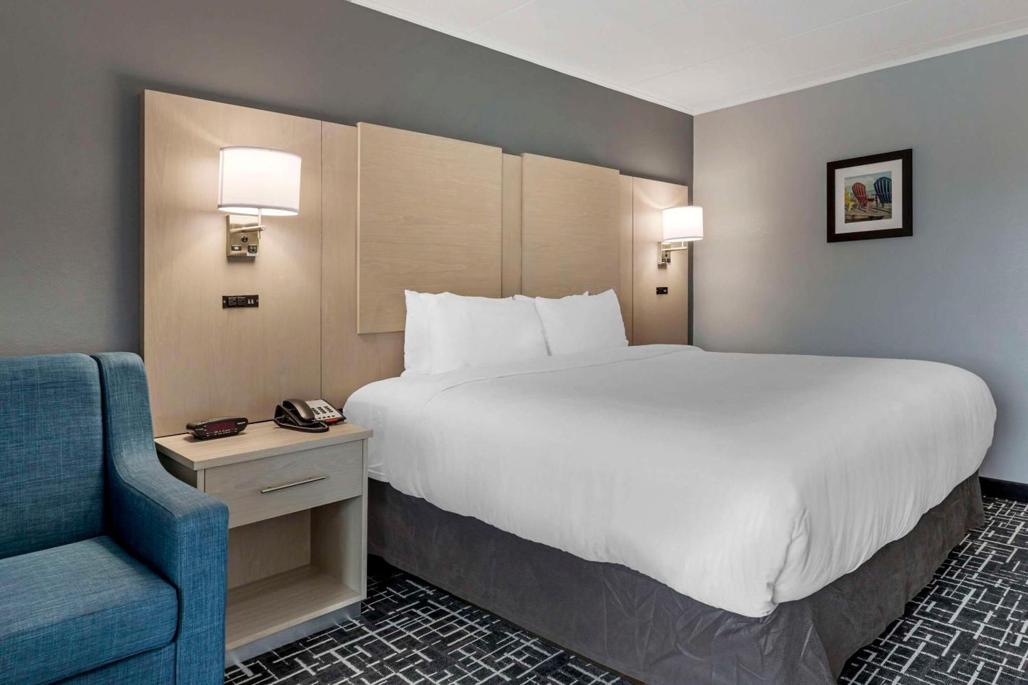 Comfort Inn Hyannis - Cape Cod エクステリア 写真